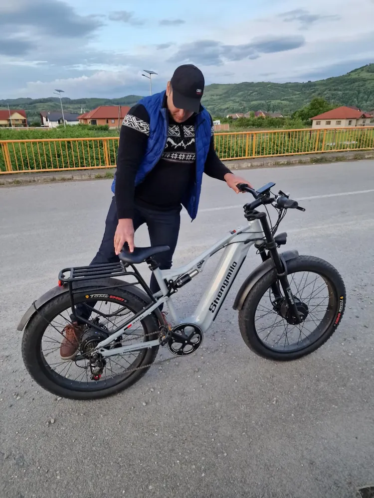 Shengmilo S600 Fat-Tire-E-Bike fuer Sommerfahrten auf Asphalt und Waldwegen in Deutschland